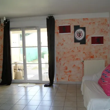 La Maison De L'Ovalie Апартаменты *